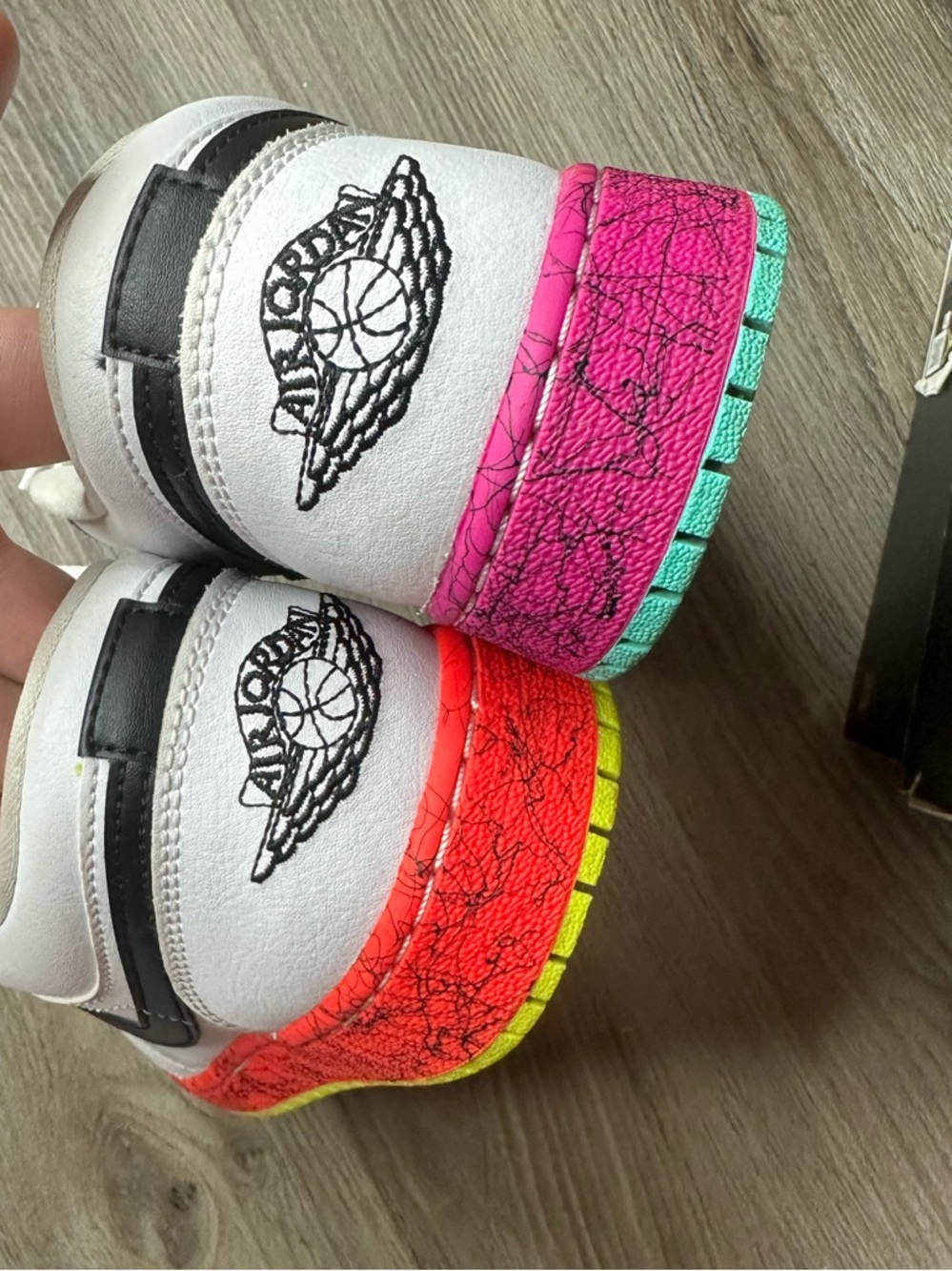 Air Jordan 1 Low Multi-Color Midsoles Size 6y White Pink Orange Blue CV9548-100 - Picture 5 of 10